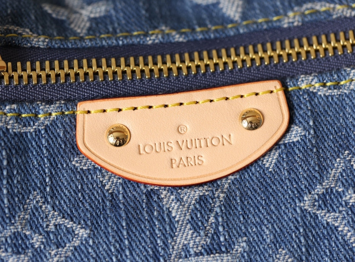 LV Hills Pochette