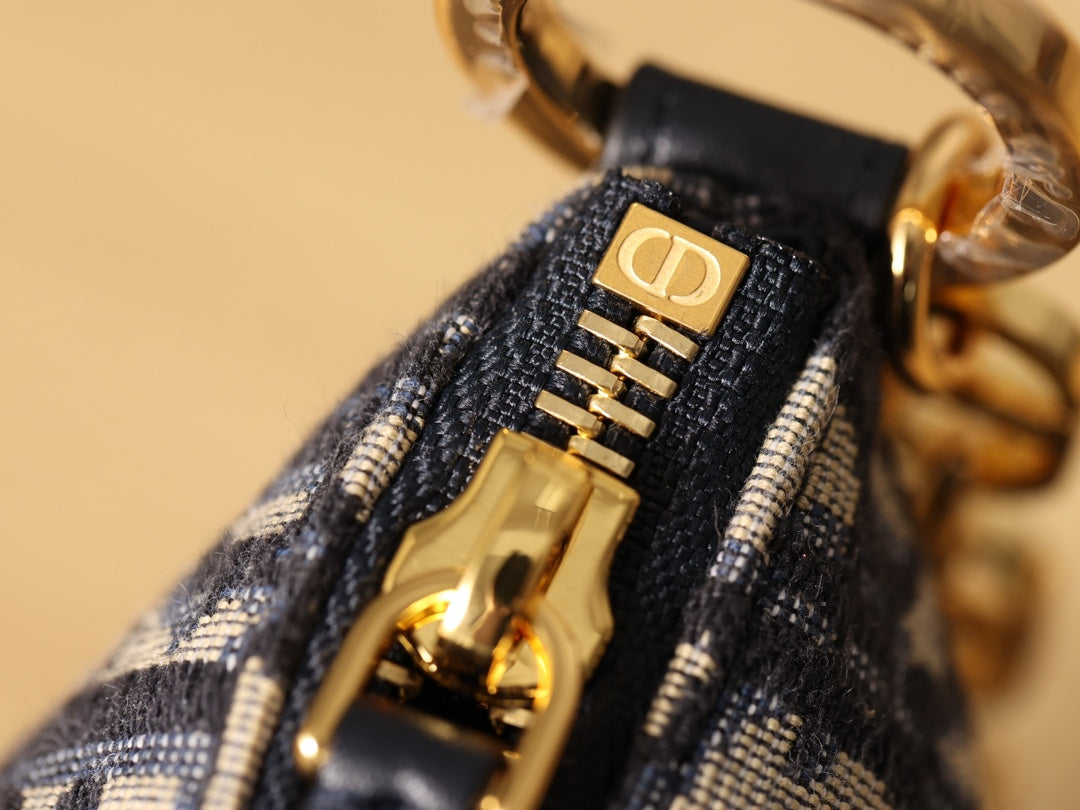 Diorstar Hobo