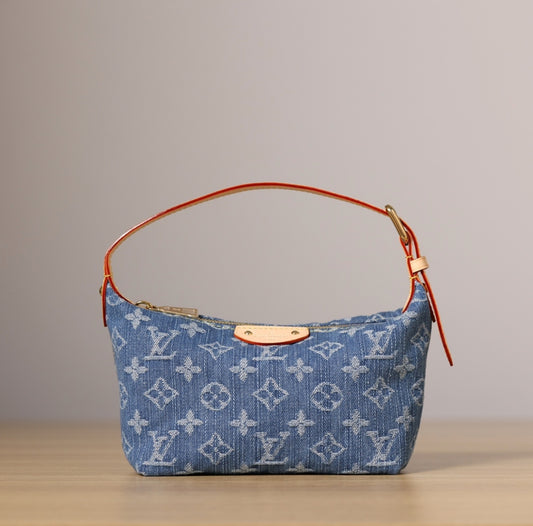LV Hills Pochette