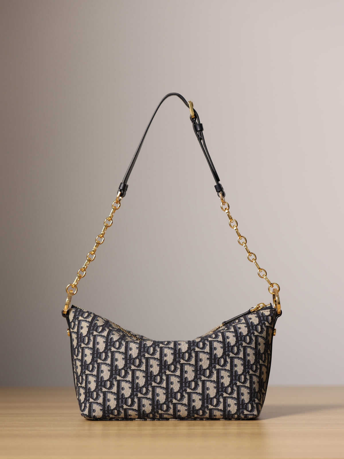 Diorstar Hobo