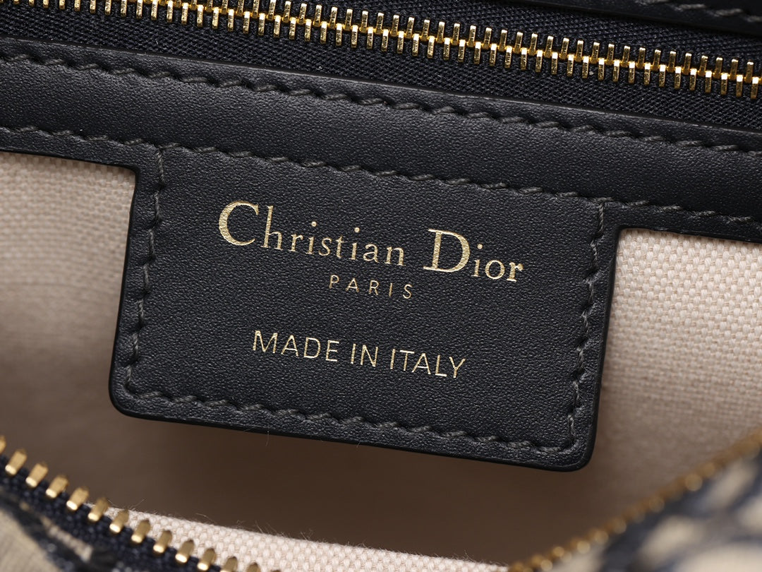 Dior Groove 20