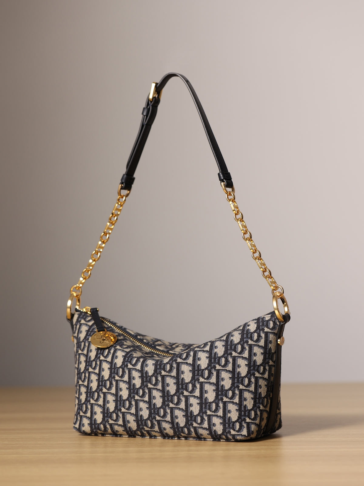 Diorstar Hobo