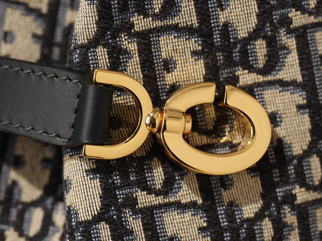 C'EST DIOR Medium size