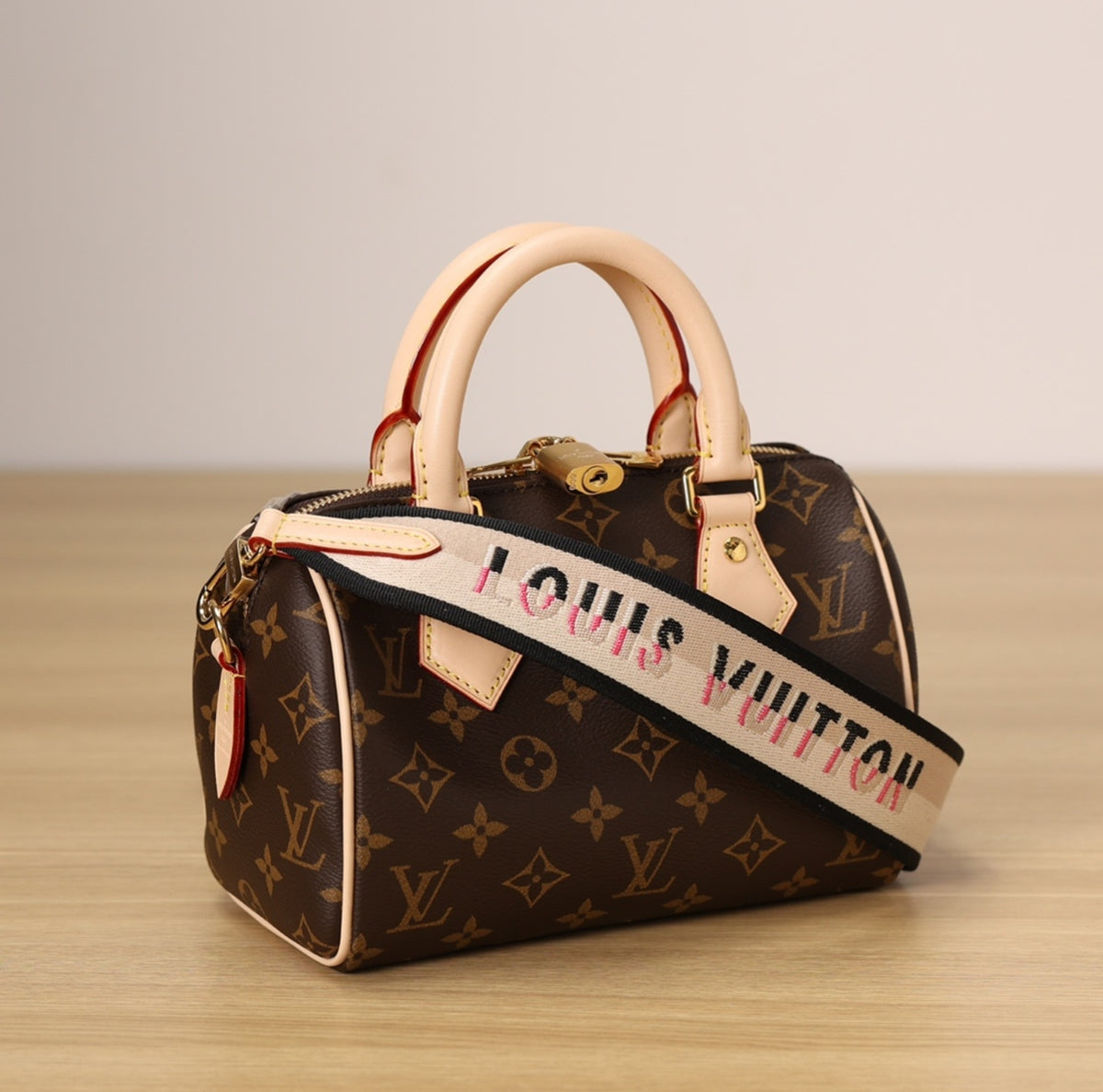 LV Speedy Bandoulière 20