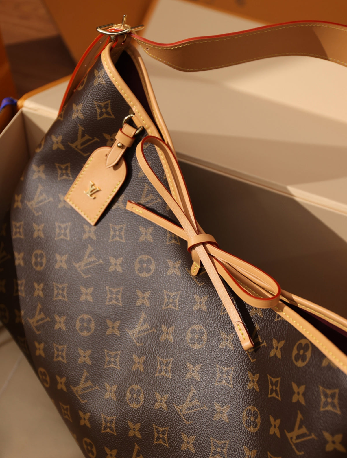 LV Carryall сумка среднего размера