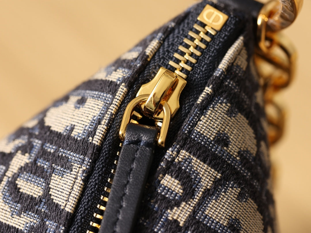 Diorstar Hobo