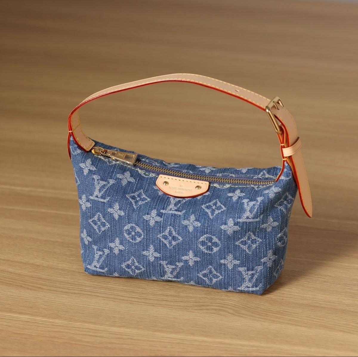 LV Hills Pochette