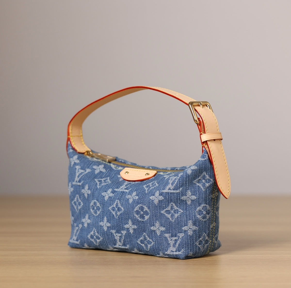 LV Hills Pochette
