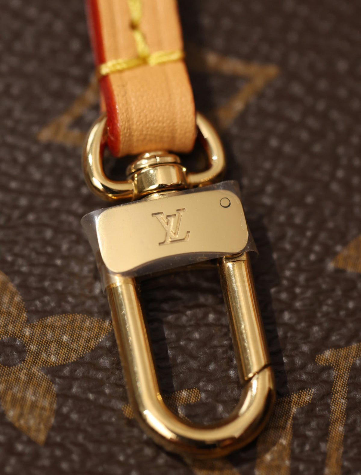 LV Carryall сумка среднего размера