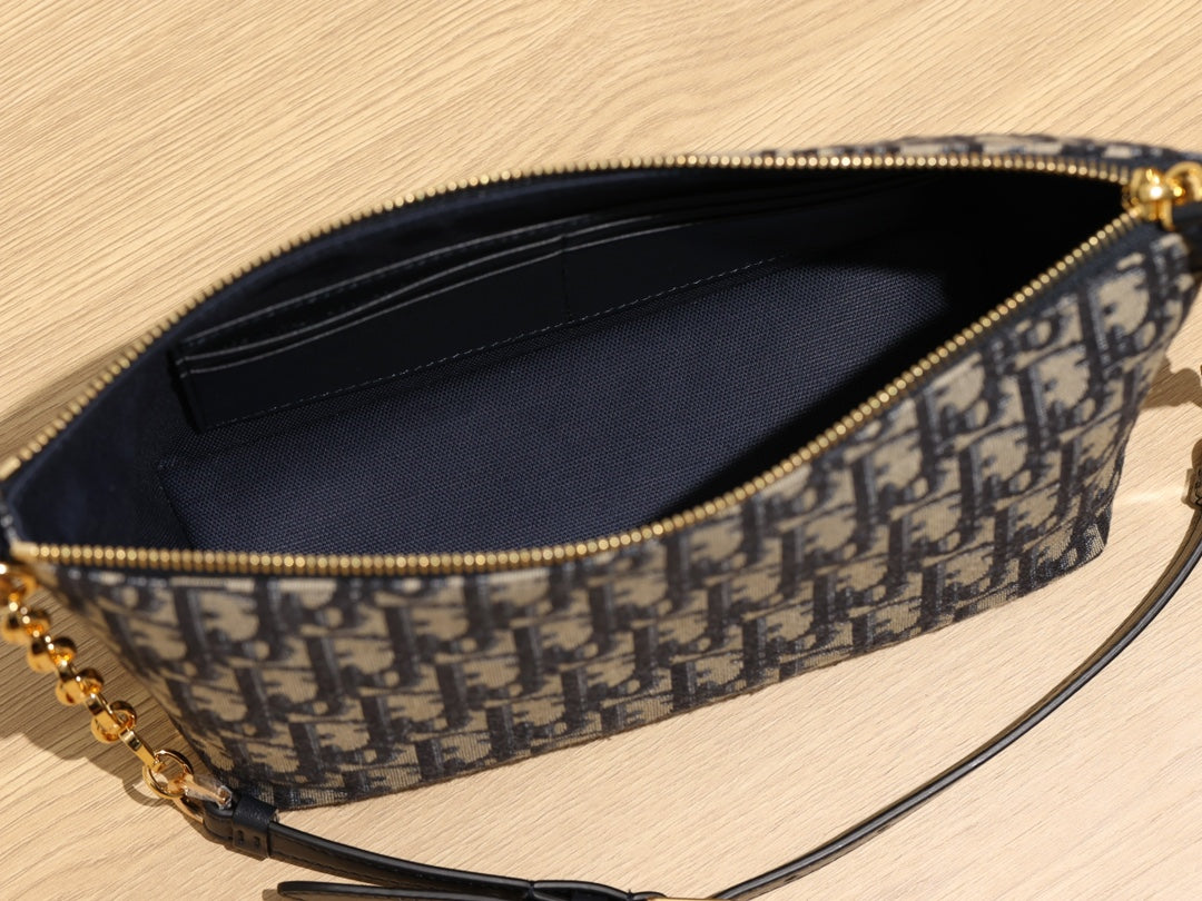 Diorstar Hobo