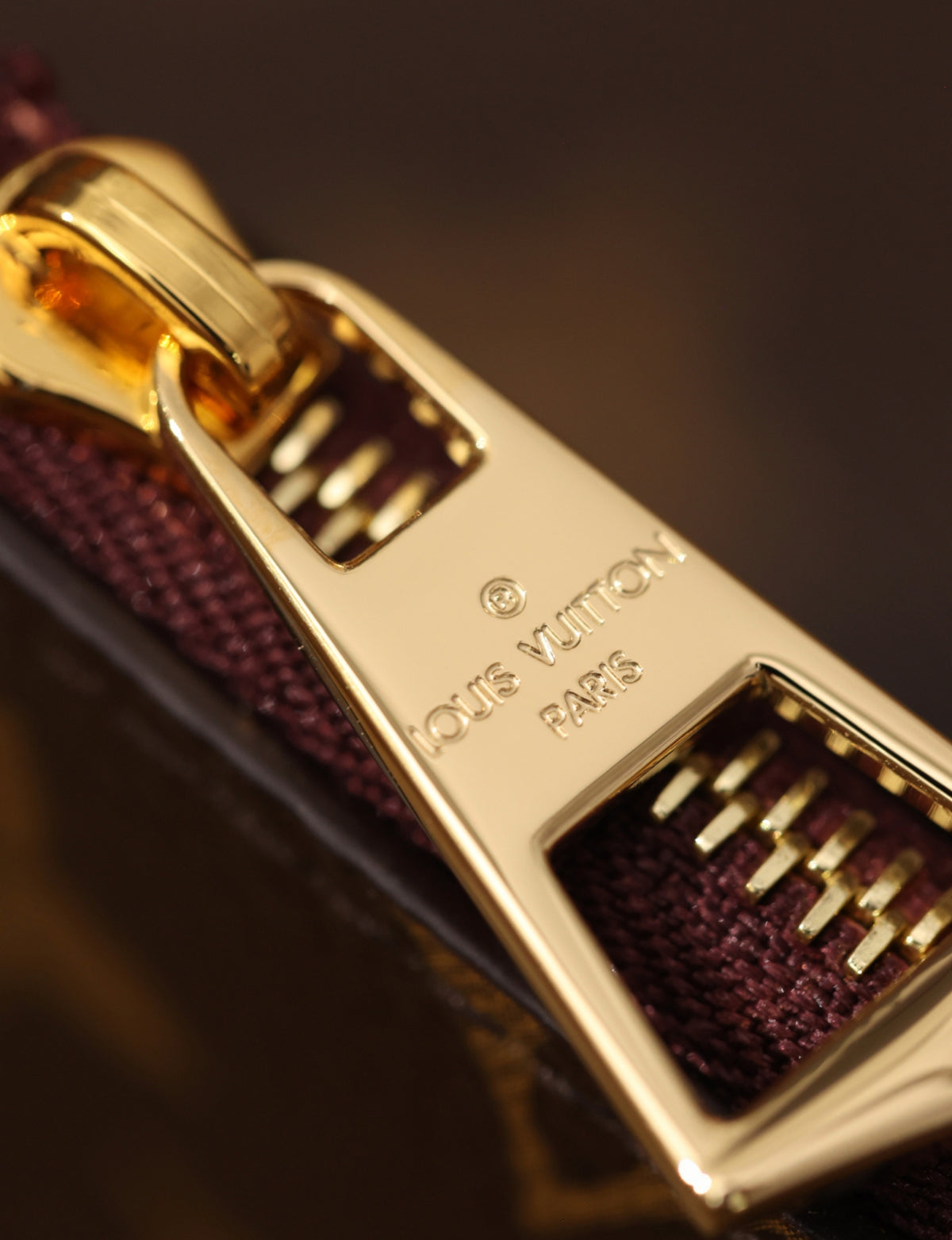 LV Carryall сумка среднего размера