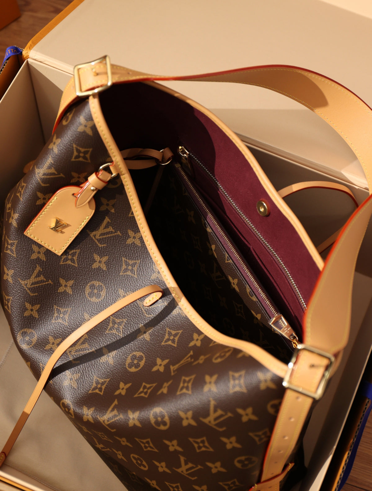 LV Carryall сумка среднего размера