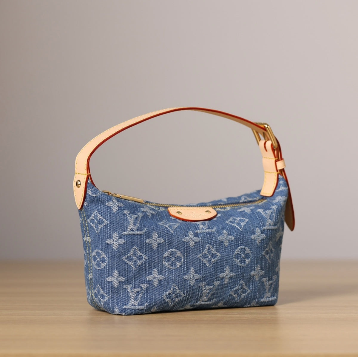 LV Hills Pochette