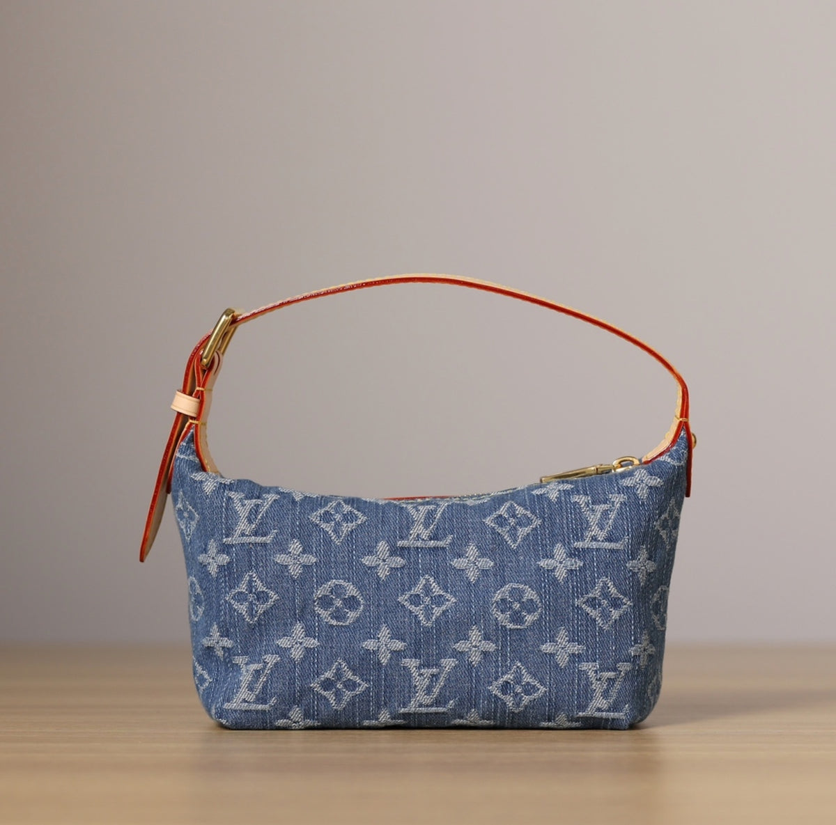 LV Hills Pochette